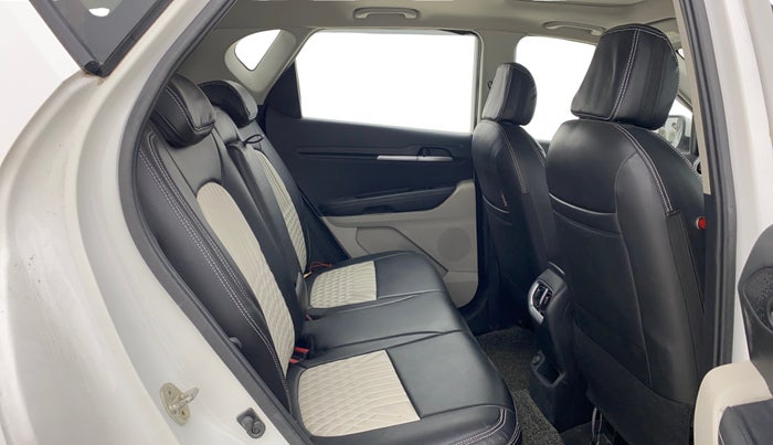 2021 KIA SONET HTX 1.0 IMT, Petrol, Manual, 39,789 km, Right Side Rear Door Cabin