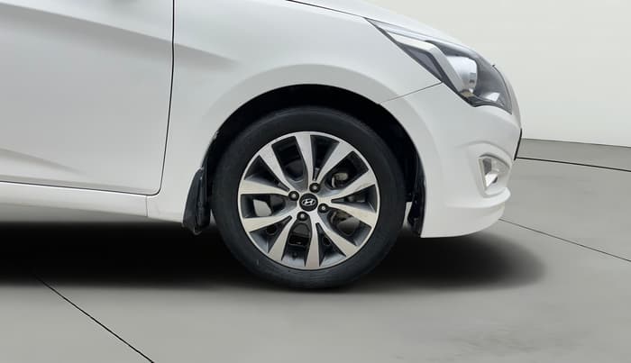 2016 Hyundai Verna 1.6 CRDI SX, Diesel, Manual, 27,271 km, Right Front Wheel