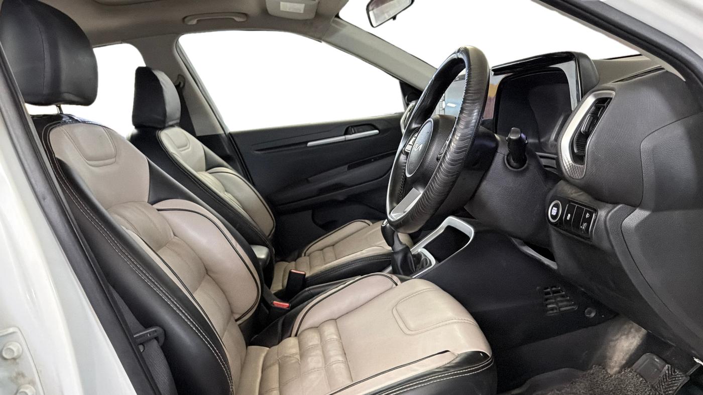 2023 KIA SONET HTK PLUS 1.0 IMT, Petrol, Manual, 64,326 km, Right Side Front Door Cabin