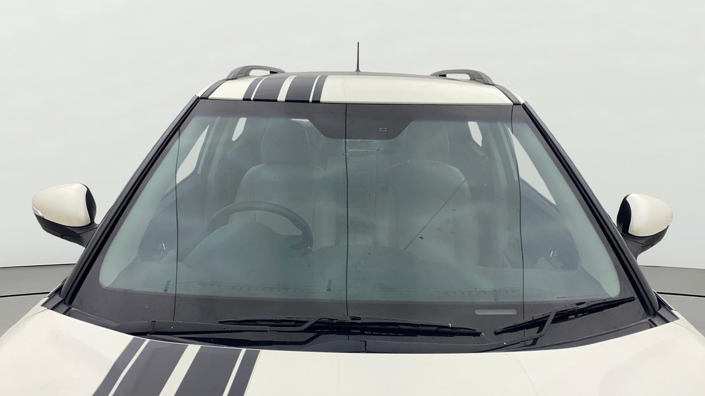 2020 Mahindra XUV300 W8 (O) 1.2 PETROL, Petrol, Manual, 34,817 km, Front Windshield