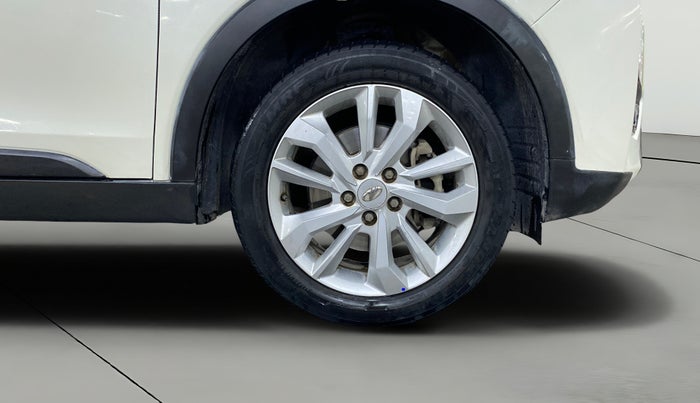 2021 Mahindra XUV300 W8 1.2 PETROL, Petrol, Manual, 67,830 km, Right Front Wheel