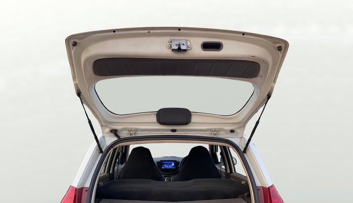 2013 Hyundai i10 MAGNA 1.1, CNG, Manual, 1,06,330 km, Boot Door Open