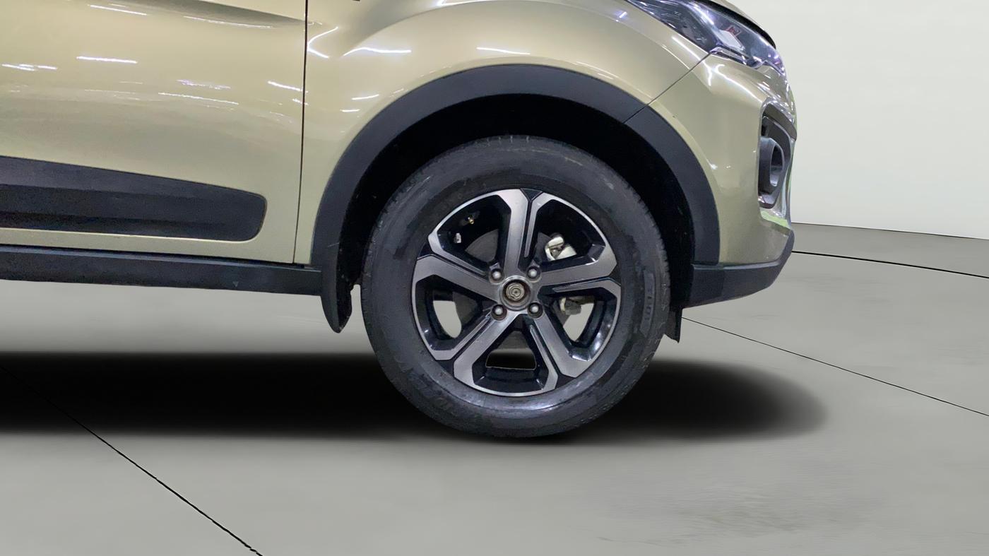 2022 Tata NEXON XZ PLUS (PREMIUM) KAZIRANGA DIESEL, Diesel, Manual, 57,219 km, Right Front Wheel
