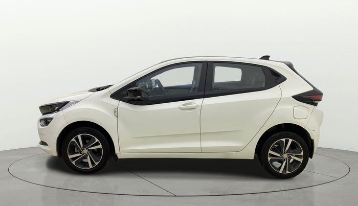 2024 Tata ALTROZ XZA + SUNROOF, Petrol, Automatic, 5,572 km, Left Side