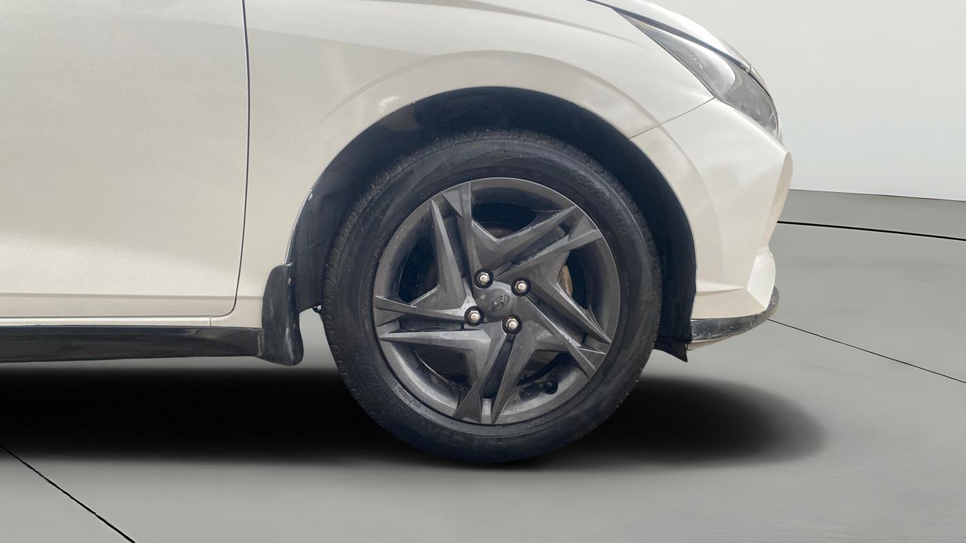 2021 Hyundai NEW I20 SPORTZ 1.2 MT, Petrol, Manual, 23,749 km, Right Front Wheel