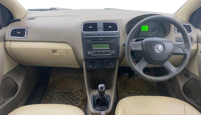 2013 Skoda Rapid AMBITION 1.6 TDI CR MT PLUS, Diesel, Manual, 89,400 km, Dashboard