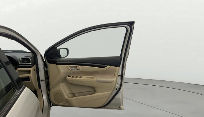 2018 Maruti Ciaz DELTA 1.4 MT PETROL, CNG, Manual, 71,532 km, RHS Front Door