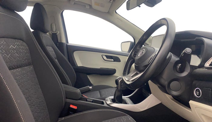 2023 Tata ALTROZ XZ + SUNROOF, Petrol, Manual, 47,293 km, Right Side Front Door Cabin