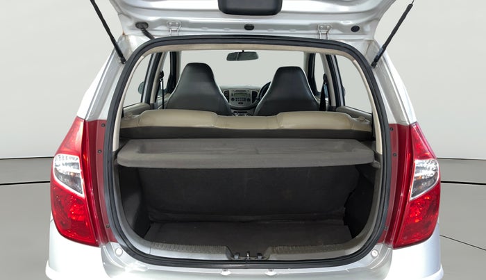 2015 Hyundai i10 SPORTZ 1.1, Petrol, Manual, 33,960 km, Boot Open Zoomed View