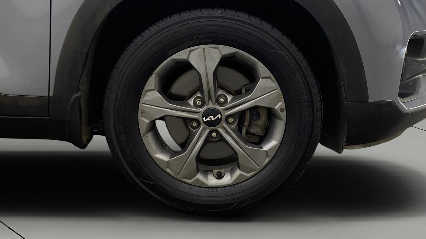 2021 KIA SELTOS HTK PLUS 1.5, Petrol, Manual, 1,23,382 km, Right Front Wheel