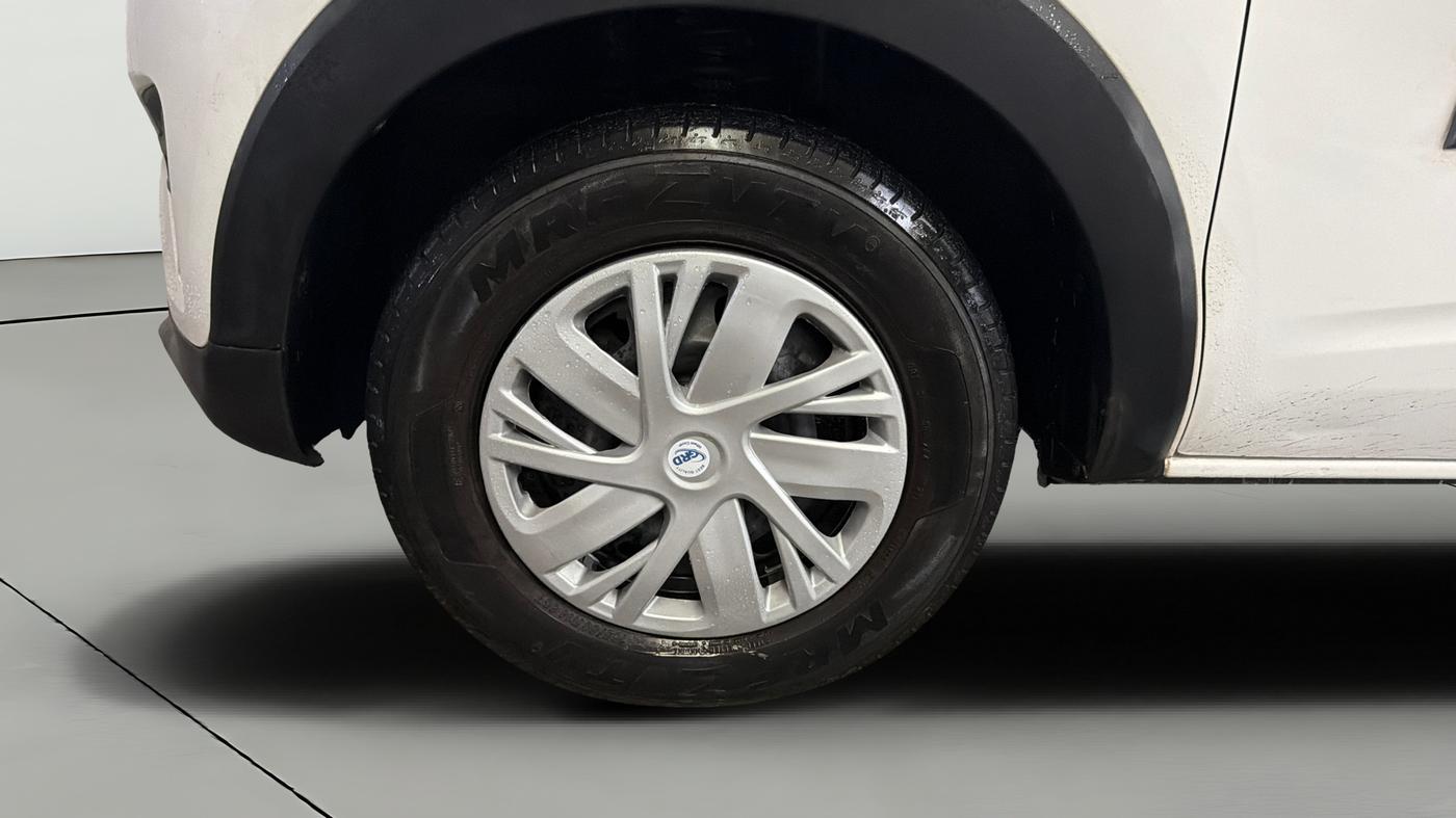 2021 Renault TRIBER RXE MT, Petrol, Manual, 30,126 km, Left Front Wheel