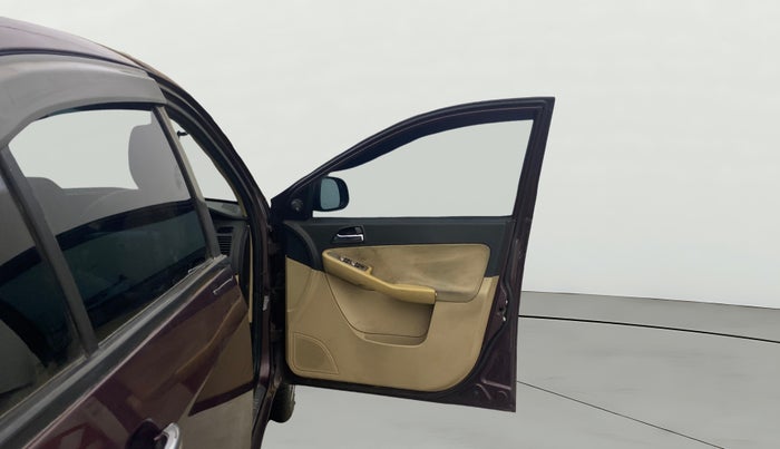 2013 Tata Manza VX QUADRAJET, Diesel, Manual, 87,544 km, RHS Front Door