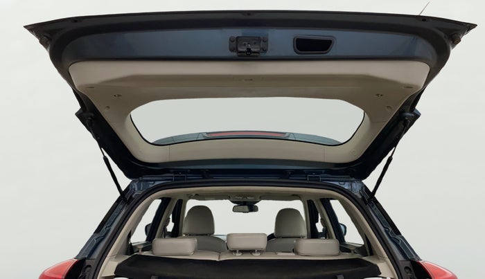 2019 Mahindra XUV300 W8 (O) 1.2 PETROL, Petrol, Manual, 50,713 km, Boot Door Open