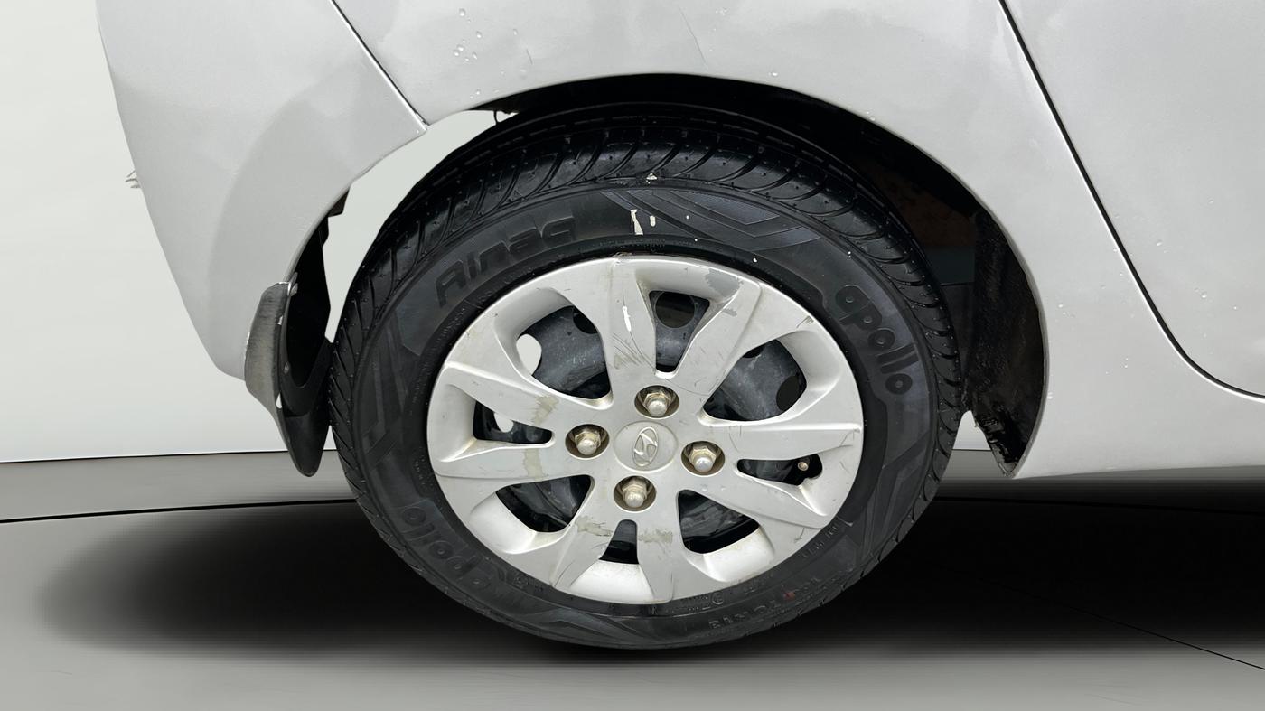 2015 Hyundai Eon MAGNA +, Petrol, Manual, 73,475 km, Right Rear Wheel