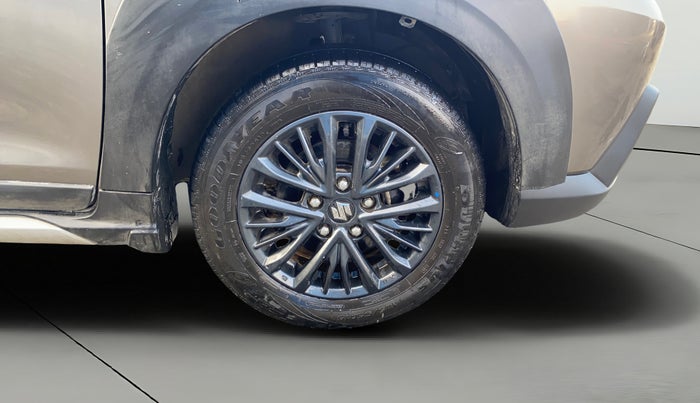 2019 Maruti XL6 ALPHA MT, Petrol, Manual, 94,172 km, Right Front Wheel