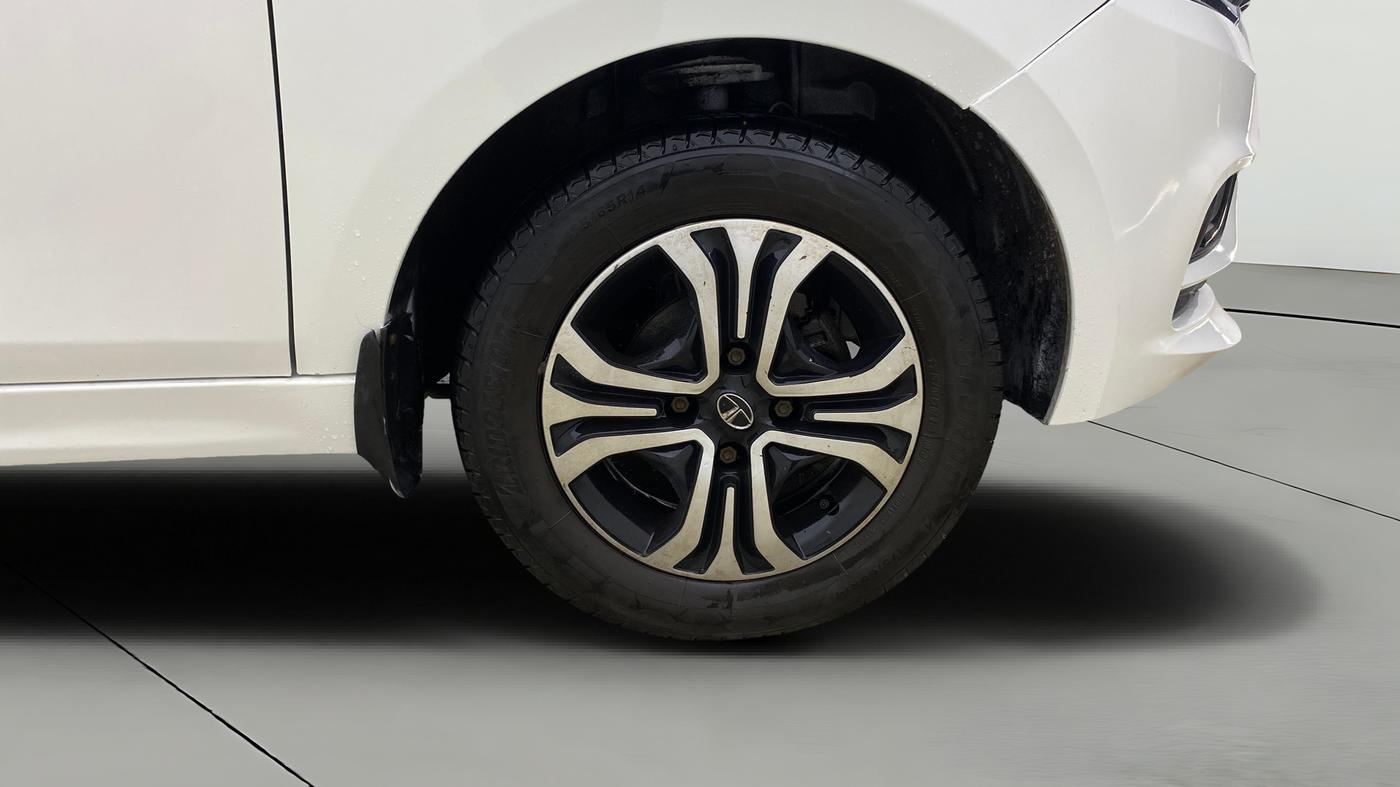 2023 Tata Tiago XT CNG, CNG, Manual, 84,865 km, Right Front Wheel