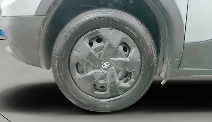 2023 Tata PUNCH ADVENTURE AMT, Petrol, Automatic, 25,116 km, Left Front Wheel