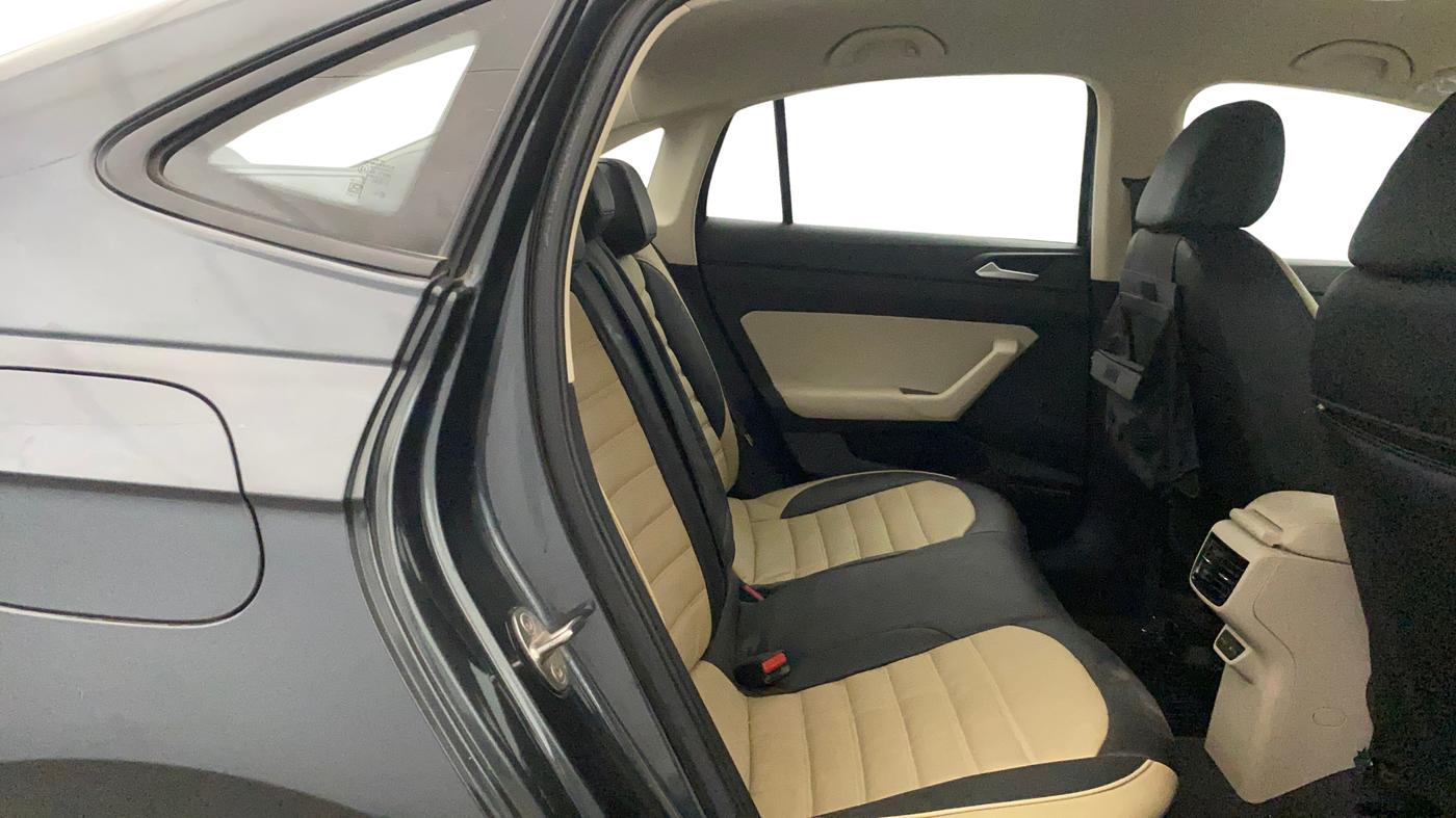 2024 Volkswagen VIRTUS HIGHLINE TSI 1.0 MT, Petrol, Manual, 21,033 km, Right Side Rear Door Cabin
