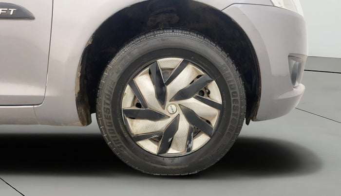 2013 Maruti Swift VXI, Petrol, Manual, 1,16,641 km, Right Front Wheel