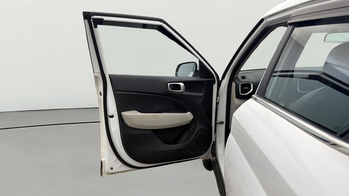 2024 Hyundai VENUE S (O) Plus 1.2 Petrol , Petrol, Manual, 38,084 km, LHS Front Door