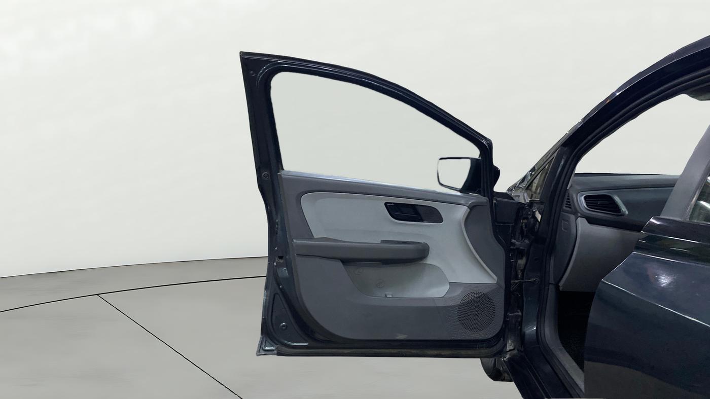 2020 Tata ALTROZ XM PETROL, Petrol, Manual, 81,344 km, LHS Front Door