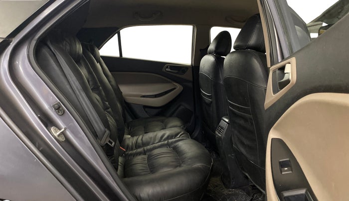 2015 Hyundai Elite i20 SPORTZ 1.2, CNG, Manual, 71,385 km, Right Side Rear Door Cabin