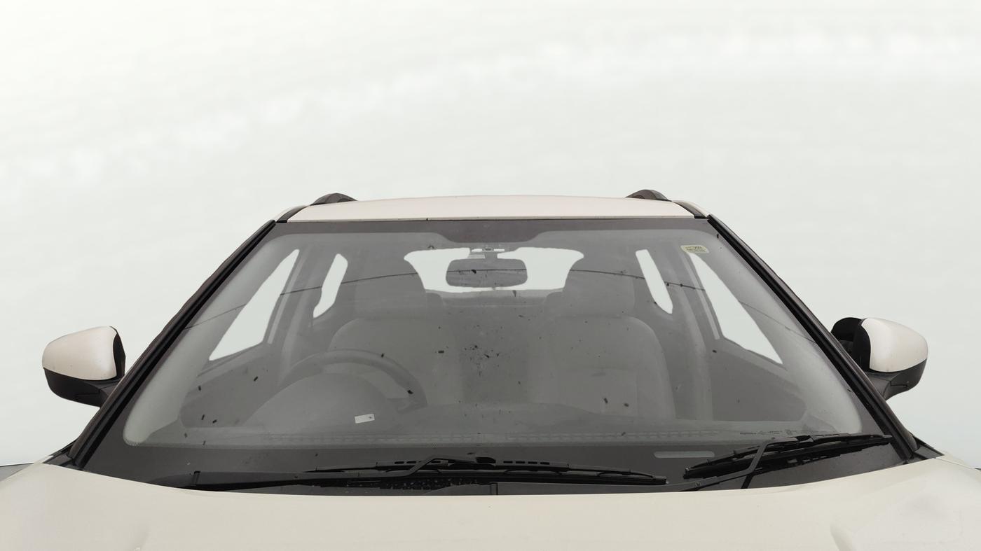 2023 Mahindra XUV300 W6 1.2 PETROL AMT, Petrol, Automatic, 36,660 km, Front Windshield
