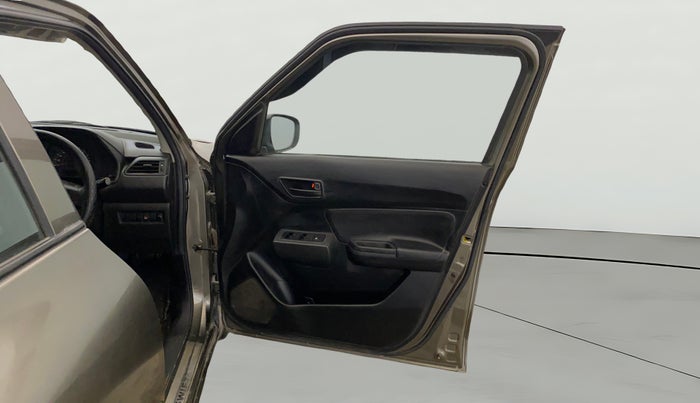 2021 Maruti Swift LXI, Petrol, Manual, 39,260 km, RHS Front Door