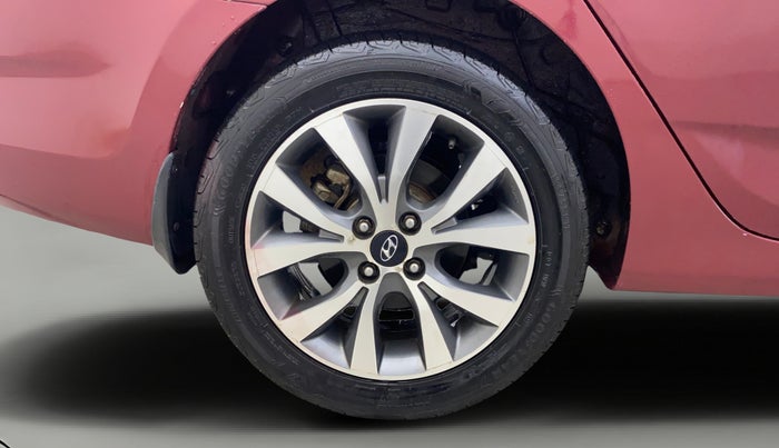 2014 Hyundai Verna FLUIDIC 1.6 VTVT SX AT, Petrol, Automatic, 42,671 km, Right Rear Wheel