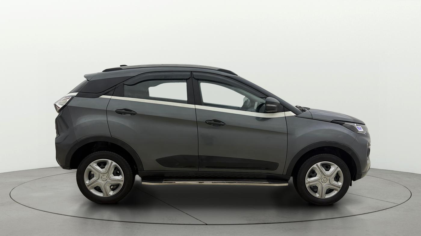 2022 Tata NEXON XM PLUS SUNROOF PETROL, Petrol, Manual, 60,341 km, Right Side View