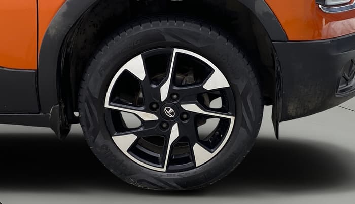 2022 Tata PUNCH CREATIVE AMT 1.2 RTN DUAL TONE, Petrol, Automatic, 20,806 km, Right Front Wheel