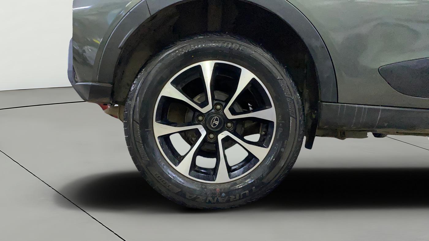 2021 Tata NEXON XZA PLUS PETROL, Petrol, Automatic, 27,884 km, Right Rear Wheel
