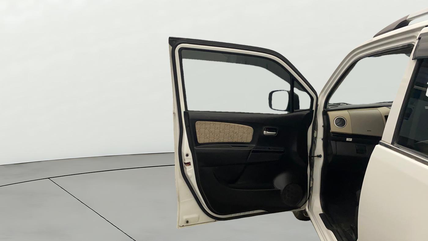2018 Maruti Wagon R 1.0 VXI AMT, CNG, Automatic, 29,362 km, LHS Front Door