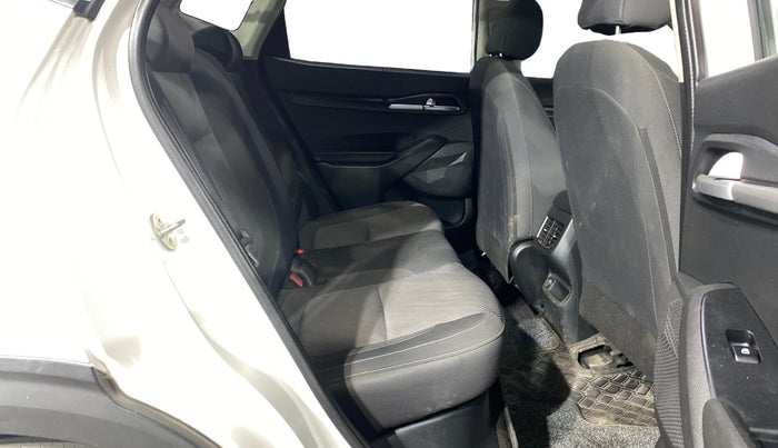 2022 KIA SELTOS HTK PLUS 1.5 DIESEL, Diesel, Manual, 70,089 km, Right Side Rear Door Cabin