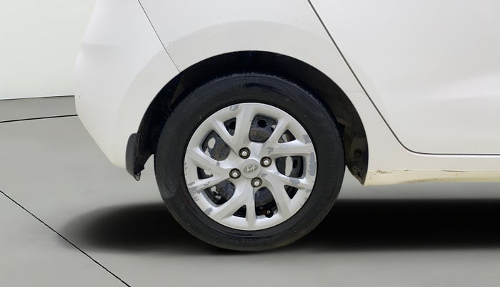 2017 Hyundai Grand i10 SPORTZ 1.2 KAPPA VTVT, CNG, Manual, 1,01,269 km, Right Rear Wheel