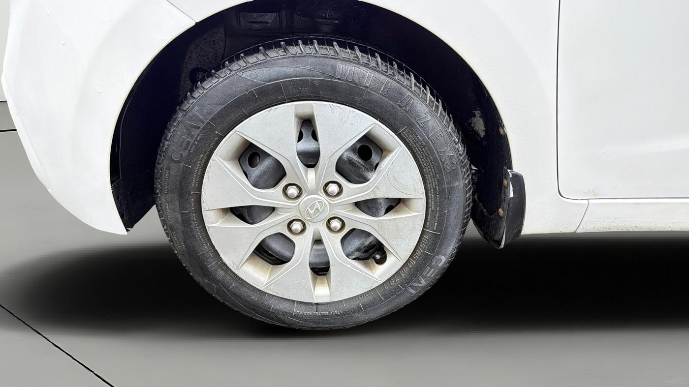 2019 Hyundai Xcent S 1.2, Petrol, Manual, 55,582 km, Left Front Wheel