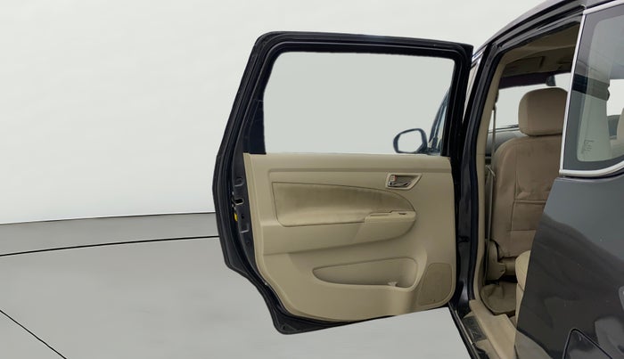 2016 Maruti Ertiga VXI, CNG, Manual, 1,30,738 km, LHS Rear Door