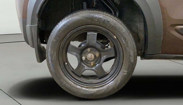 2022 Renault Kiger RXT AMT, Petrol, Automatic, 37,820 km, Right Rear Wheel