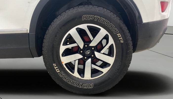 2021 Tata Harrier XZ PLUS 2.0L DUAL TONE, Diesel, Manual, 65,892 km, Left Rear Wheel
