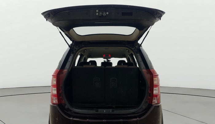 2014 Mahindra XUV500 W8, Diesel, Manual, 1,49,534 km, Boot Door Open