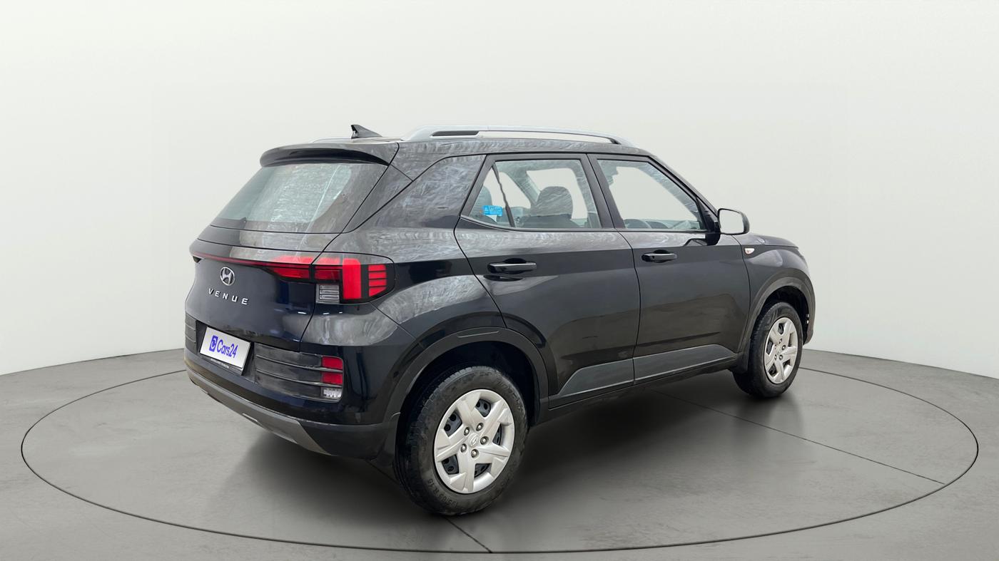 2022 Hyundai VENUE S 1.2, Petrol, Manual, 32,325 km, Right Back Diagonal