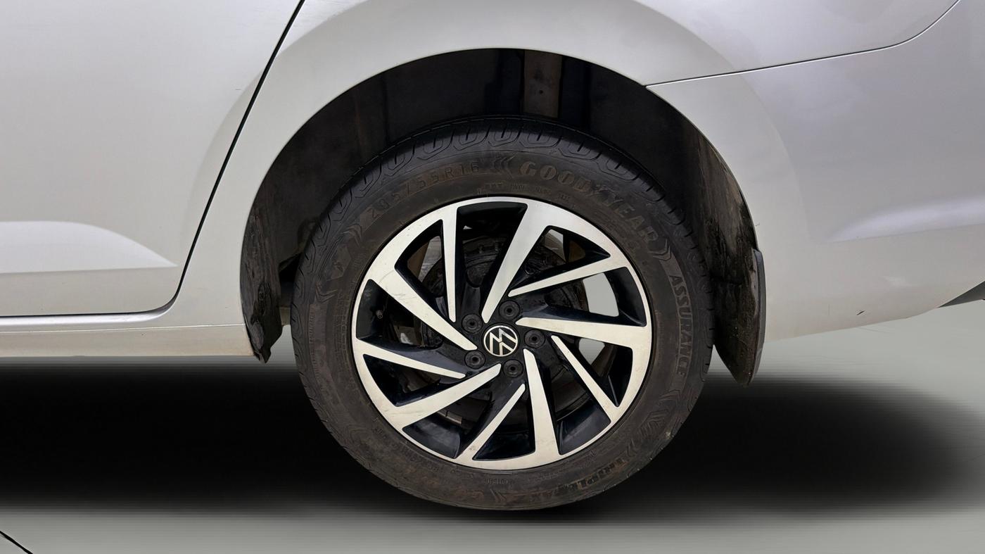 2022 Volkswagen VIRTUS TOPLINE TSI 1.0 MT, Petrol, Manual, 30,440 km, Left Rear Wheel