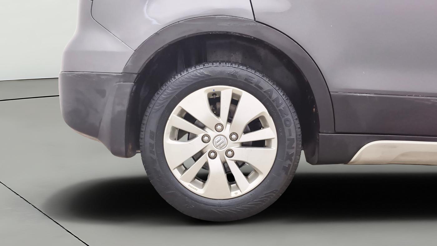 2015 Maruti S Cross ALPHA 1.6, Diesel, Manual, 54,852 km, Right Rear Wheel