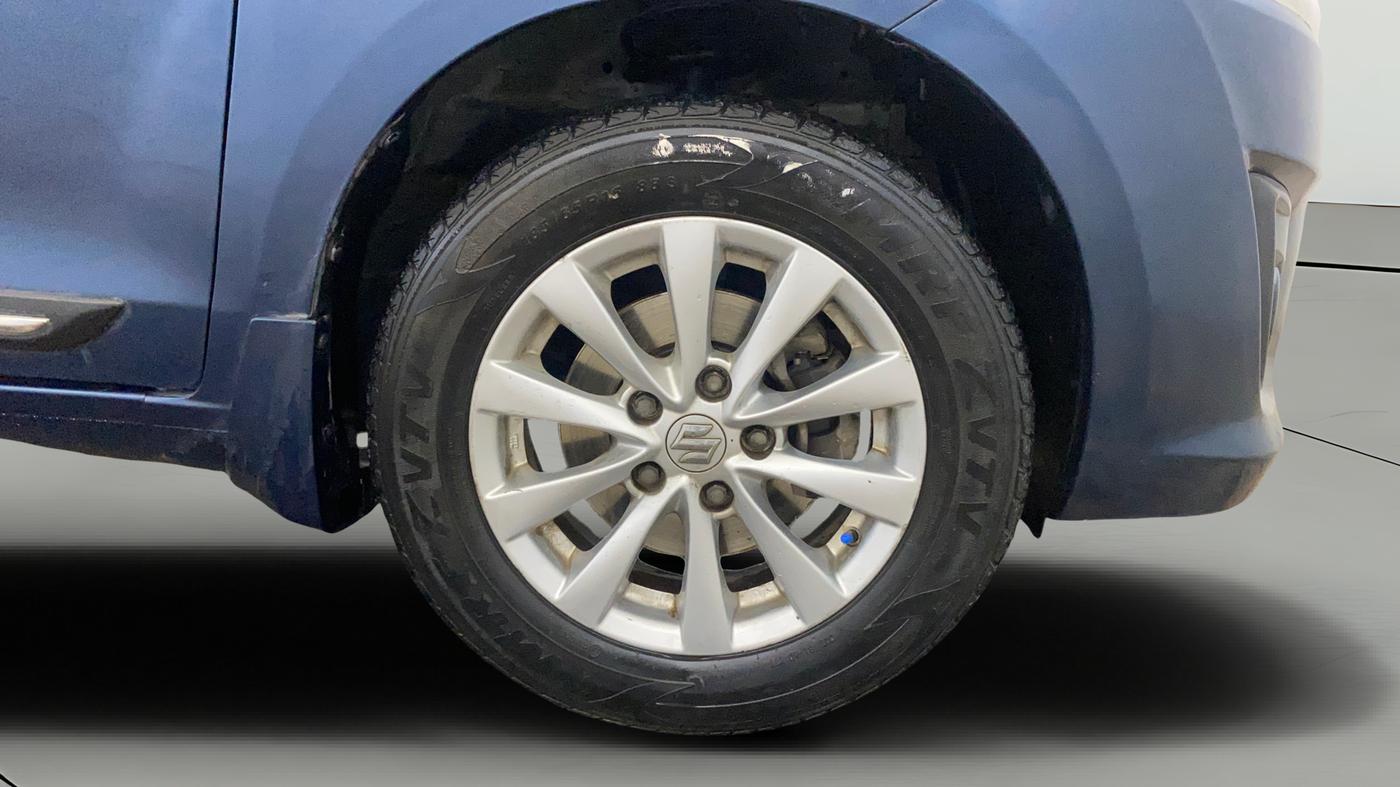 2014 Maruti Ertiga VXI, Petrol, Manual, 30,602 km, Right Front Wheel