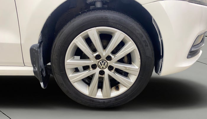 2016 Volkswagen Polo GT TSI AT, Petrol, Automatic, 1,07,545 km, Right Front Wheel