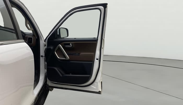 2023 Mahindra SCORPIO-N Z8 L PETROL AT 7 STR, Petrol, Automatic, 64,601 km, RHS Front Door