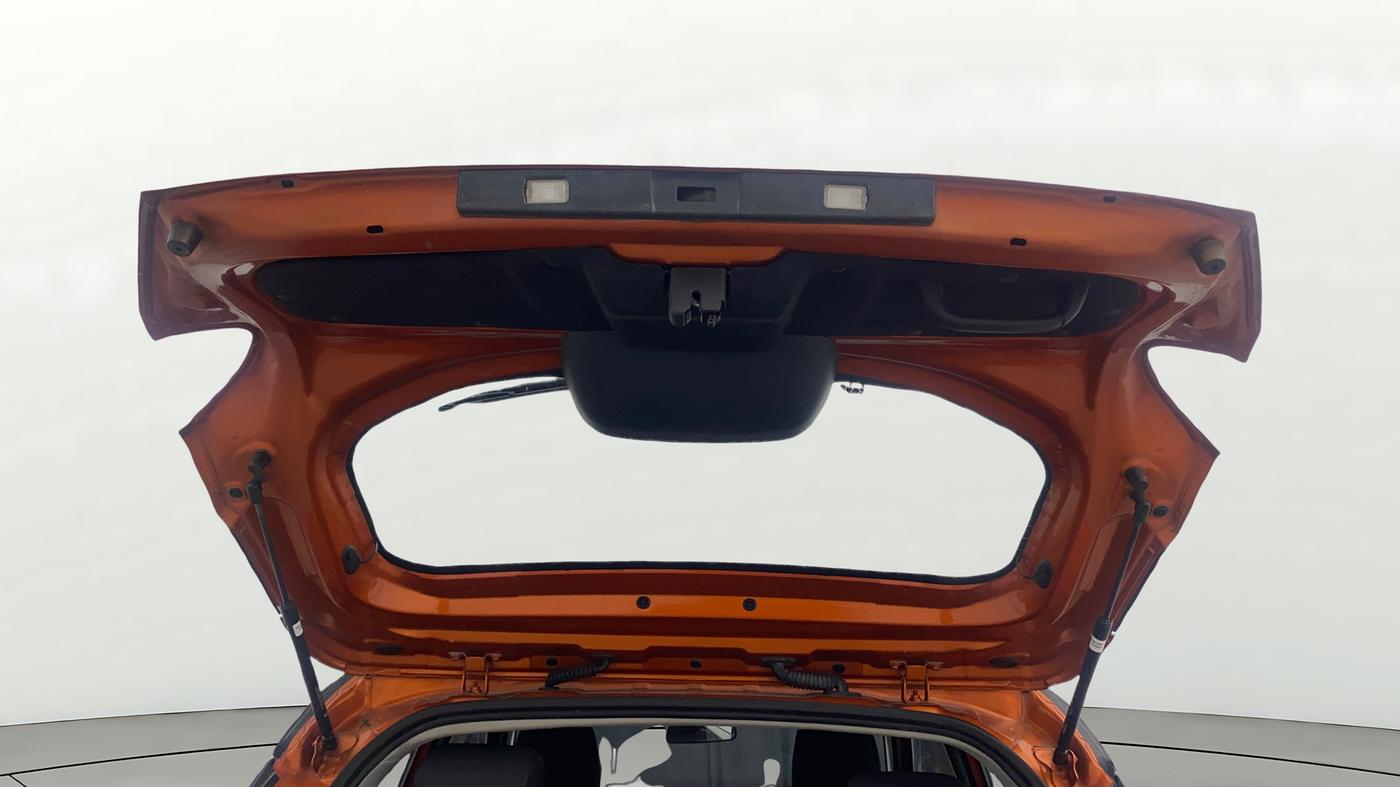 2023 Tata PUNCH CREATIVE  MT, Petrol, Manual, 27,766 km, Boot Door Open