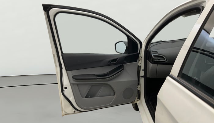 2022 Tata Tiago XT CNG, CNG, Manual, 27,376 km, LHS Front Door