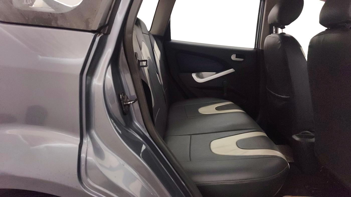 2015 Ford Figo TITANIUM 1.2 PETROL, Petrol, Manual, 57,330 km, Right Side Rear Door Cabin