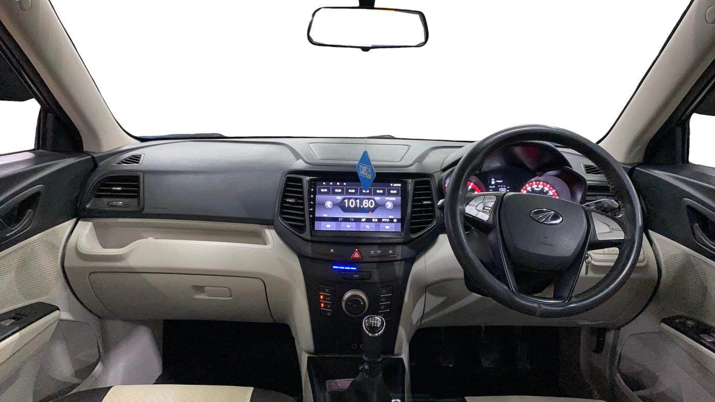 2022 Mahindra XUV300 W6 1.2 PETROL, Petrol, Manual, 39,615 km, Dashboard